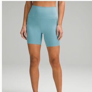 LuLuLemon Align high rise 6in shirts with pockets